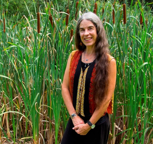 Image of the presenter, Dawn.